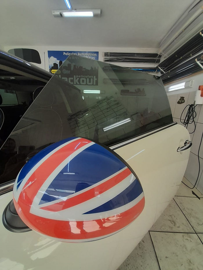 Aplicação de película automotiva 2